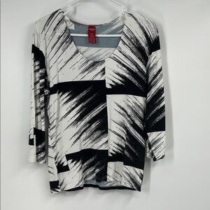 Olsen Europe Black and White Abstract Print 3/4 Top Size 10
